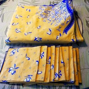 Stunning 104" L x 58" W tablecloth& 10 napkins from Provance France